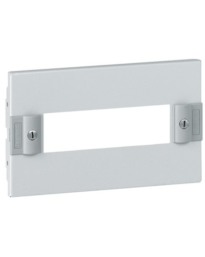 Панель лицевая Legrand 020304 в Ачинске Аксессуары для стоек и шкафов Pintop.ru