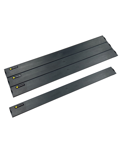 19 пластиковая фальш-панель 4U, разделяемая, быстросъемная, черная LANMASTER LAN-CB-FPP-4U в Ачинске Аксессуары для стоек и шкафов Pintop.ru